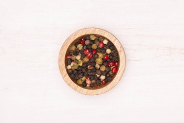 Dört renk gri Wood karabiber