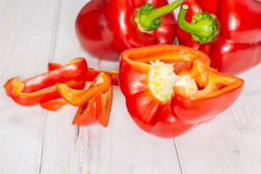 Gri Wood taze kırmızı biber