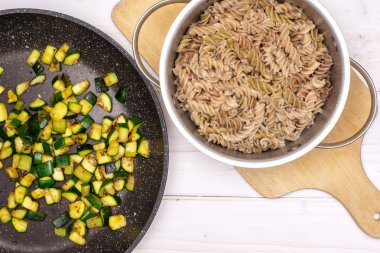 Düdük makarna kabak gri Wood ile