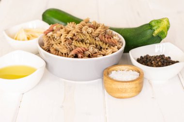 Düdük makarna kabak gri Wood ile