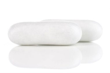 Meyan kökü tatlı comfit beyaz izole