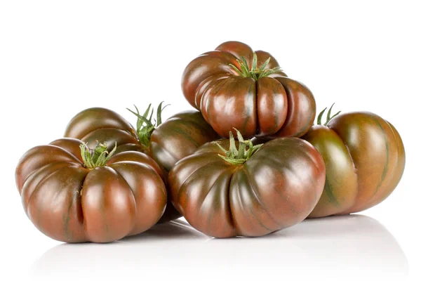 Frische dunkle Tomatenprimora isoliert auf weiß — Stockfoto