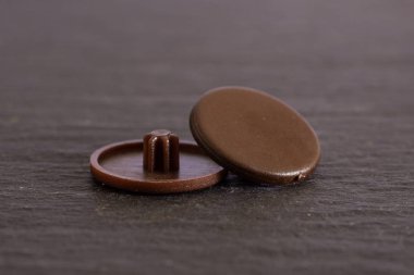 Gri taş üzerinde çalışma aracı ögesi