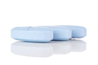 beyaz izole mavi tıbbi ilaçlar