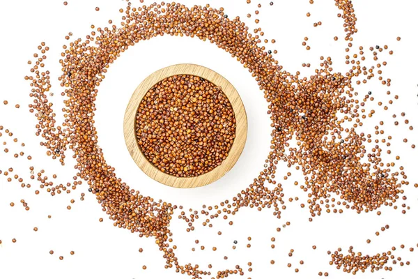 Rode quinoa zaden geïsoleerd op wit — Stockfoto
