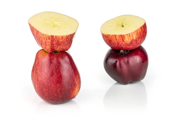 Elma kırmızı lezzetli beyaz üzerinde izole — Stok fotoğraf