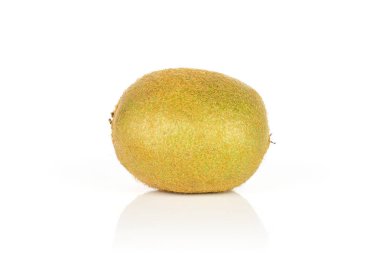 Beyaz üzerinde izole taze yeşil kivi