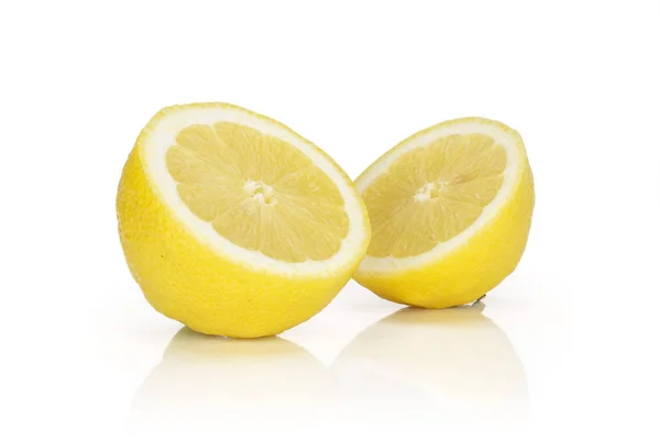 Friss sárga citrom izolált fehér — Stock Fotó