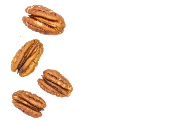 Свежий орех орех ореха орех изолирован на белом — стоковое фото