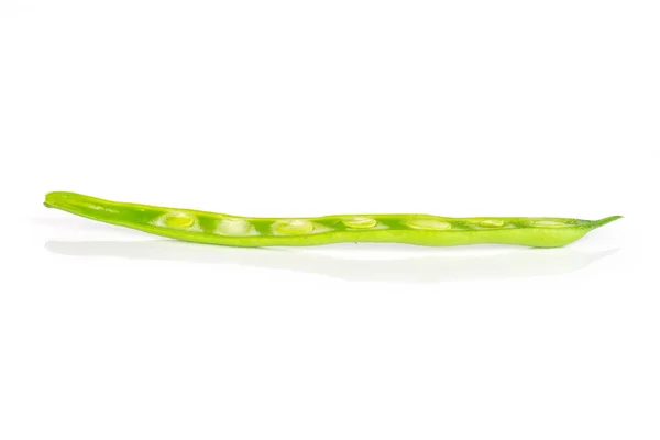 白に分離された新鮮な緑豆 — ストック写真