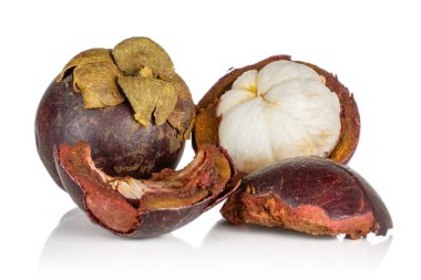 Derin mor mangosten beyaz izole