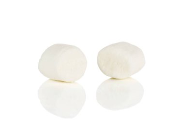 Tatlı kabarık marshmallow beyaz izole