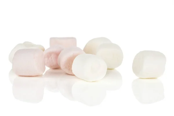 Marshmallow fofo doce isolado em branco — Fotografia de Stock