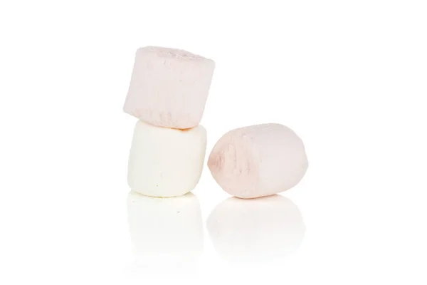 Söt fluffiga Marshmallow isolerad på vitt — Stockfoto