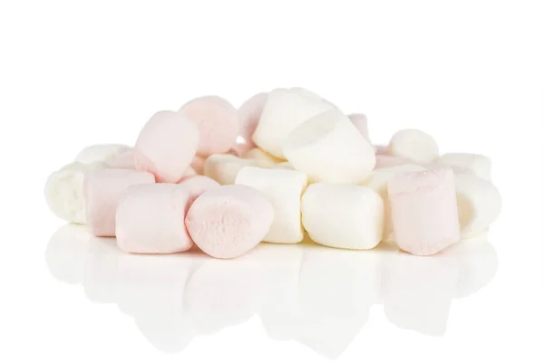 Marshmallow fofo doce isolado em branco — Fotografia de Stock