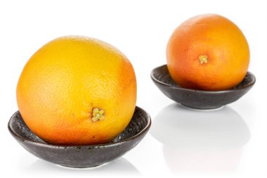 Taze pembe greyfurt beyaz izole