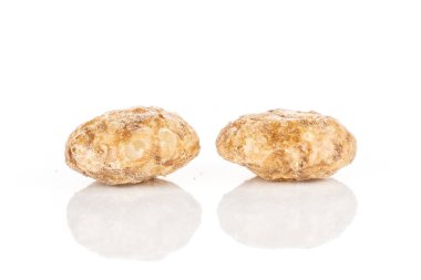 Choco topları tahıl beyaz izole