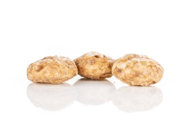 Choco topları tahıl beyaz izole