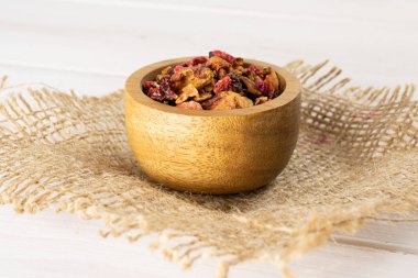 Gri ahşap lavander çilek çayı