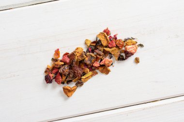 Gri ahşap lavander çilek çayı