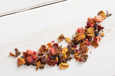 Gri ahşap lavander çilek çayı