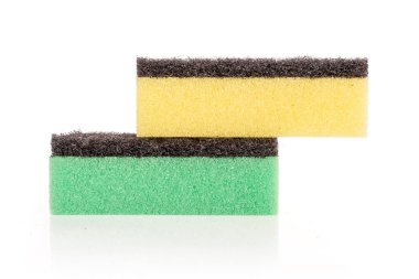 Mutfak temizleme süngeri beyaz izole