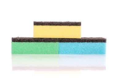 Mutfak temizleme süngeri beyaz izole