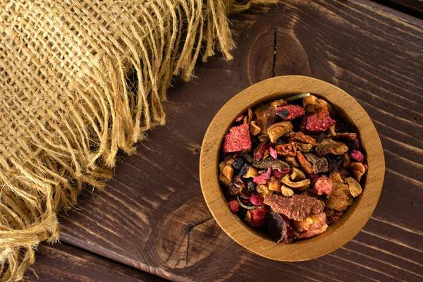 Kahverengi ahşap lavander çilek çay