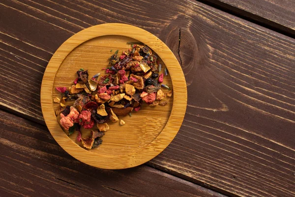 Kahverengi ahşap lavander çilek çay