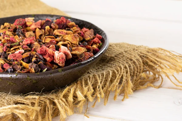 Gri ahşap lavander çilek çayı