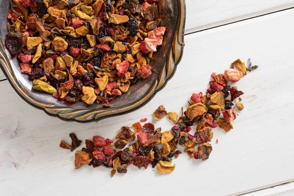 Gri ahşap lavander çilek çayı