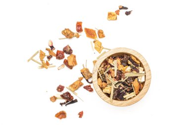 Karışık meyve çayı beyaz izole