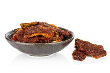 Kırmızı kurutulmuş domates beyaz izole