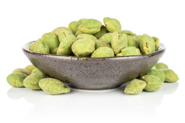 Yeşil wasabi fıstık beyaz izole