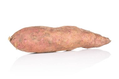 Taze tatlı patates beyaz izole