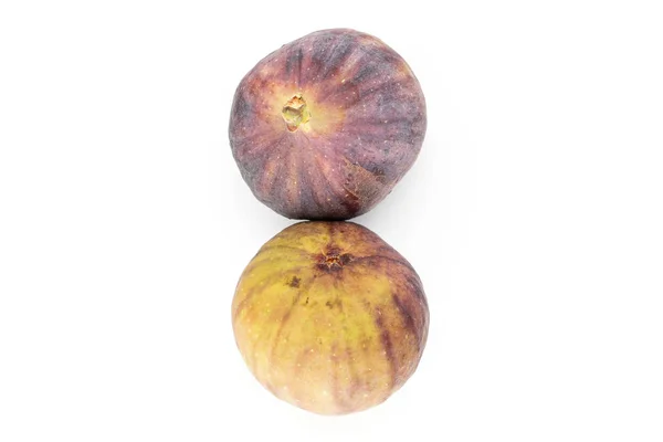 Fig. Frutas frescas isoladas em branco — Fotografia de Stock