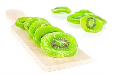 Beyaz izole tatlı şekerli kivi