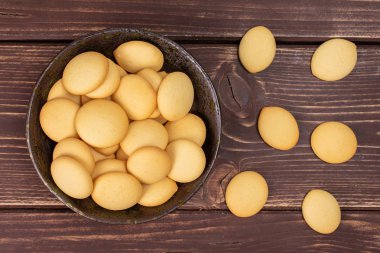 Kahverengi ahşap tatlı sünger bisküvi