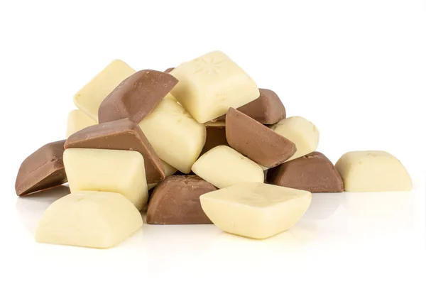 Zwart witte chocolade geïsoleerd op wit — Stockfoto