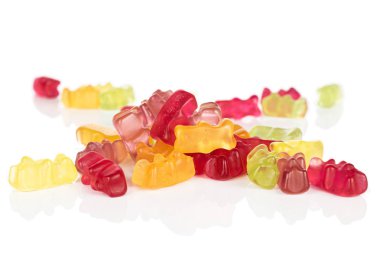 Renkli jelibon ayı beyazda izole edilmiş.