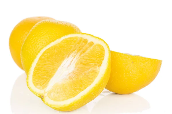 흰색으로 분리 된 신선 한 밝은 오렌지 — 스톡 사진