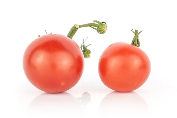 Tomate rouge fraîche isolée sur blanc — Photo