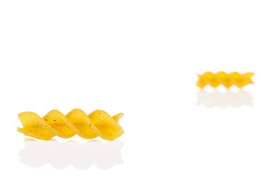 Kuru kepekli fusili beyaza izole edilmiş.