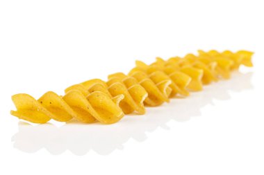 Kuru kepekli fusili beyaza izole edilmiş.