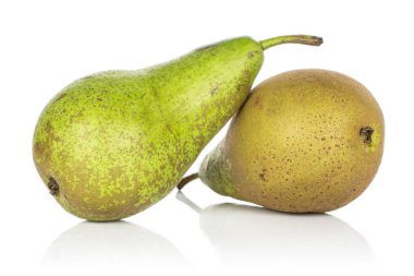 Beyaz izole taze yeşil armut