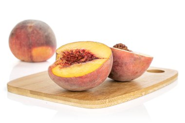 Tatlı kırmızı şeftali bembeyaz