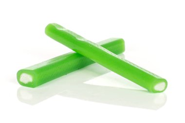 Tatlı çubuk şekerler beyazda izole edilmiş