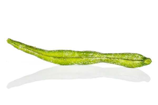 Batatas fritas vegetais secas isoladas em branco — Fotografia de Stock