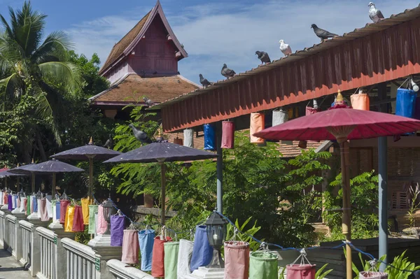 Chiang Mai, Tayland, Wat Jedlin Tapınağı / Prapokkloa yol 16 yüzyıl Wat Jetlin genellikle turistik eski duvarlı şehir, Chiang Mai gözden üzerinde bulunmaktadır.