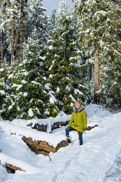Young Woman Walking Winter Forest Snow Covered Trees — Stock Photo, Image